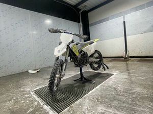 HUSQVARNA 250 FC 2024