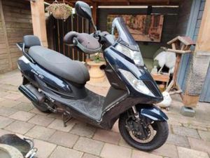 KYMCO DINK 4-TAKT SCOOTER — SCOOTERS | KYMCO — MARKTPLAATS