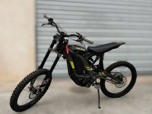 ◊ MOTO ÉLECTRIQUE SUR-RON LIGHT BEE ANNÉE 2021 – VERSION OFF ROAD – PEU DE KM + OPTIONS