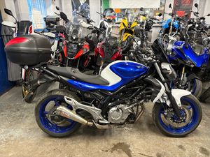 2015 SUZUKI GLADIUS 650.