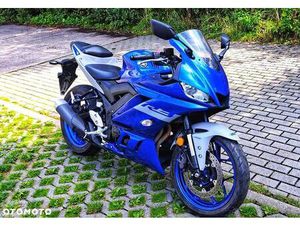 YAMAHA R3