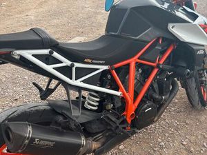 KTM SUPERDUKE 1290R V2