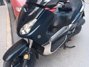 YAMAHA - X-MAX