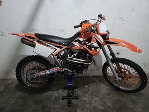 MOTA DE CROSS KTM LC4 620 CC 4 TEMPOS (TROCO POR MOTO 4)BOAS TENHO PA TORRES NOVAS (SANTA MARIA, SALVADOR E SANTIAGO)
