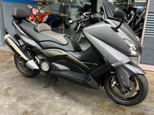YAMAHA T-MAX 530 →