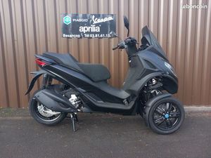 PIAGGIO MP3 300 DEEP BLACK EDITION