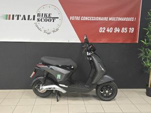 PIAGGIO 1 + 2023 50 CM3 | SCOOTER | 1 010 KM | GRIS | 44400 REZE