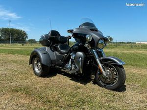 HARLEY TRI GLIDE