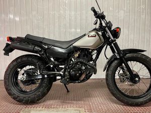 YAMAHA TW225 NOVA CARCAVELOS E PAREDE
