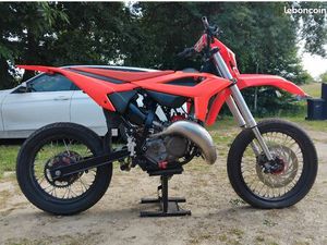 125 APRILIA SUPERMOTARD