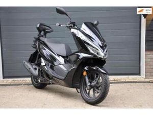 HONDA PCX 125 Z.G.A.N. 2870 KMS — MOTOREN | HONDA — MARKTPLAATS