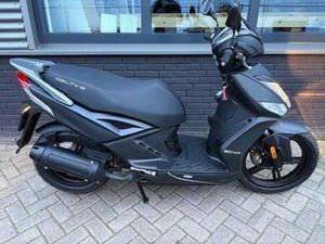 KYMCO AGILITY 16+ BROM 45KM DEMO 500KM E5 ZO GOED ALS NIEUW — SCOOTERS | KYMCO — MARKTPLAATS