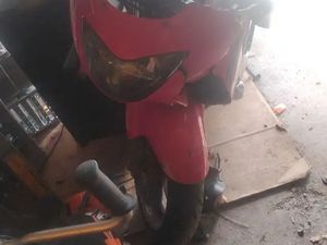 2000 HONDA CBR600 PARTS OR REPAIR SELLING WHOLE BIKE