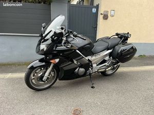 MAGNIFIQUE 1300 FJR YAMAHA AVEC BAGAGES