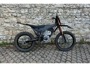 ELECTRIC MOTION ESCAPE XR