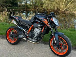 KTM 890 DUKE R