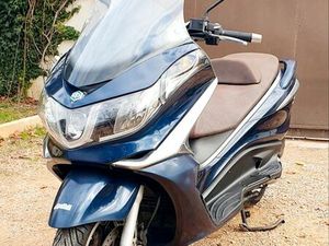 PIAGGIO X10 125 SCOOTER