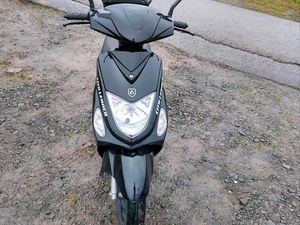 ICH VERKAUFE EINEN ROLLER 25 KM/H 4 TAKT