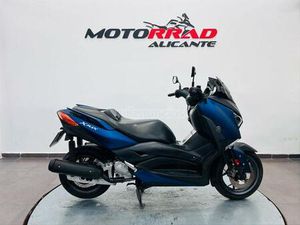 YAMAHA - XMAX 125