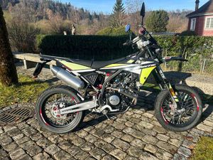XMF 125 MOTARD