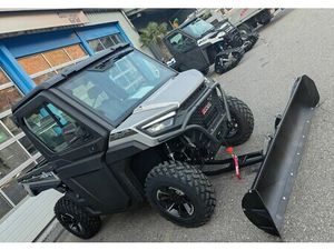 MIT SCHNEESCHILD 180 CM.