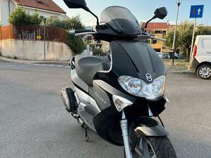 GILERA RUNNER 125 GILERA RUNNER 125 4T,27900 KM,IN OTTIME CONDIZIONI