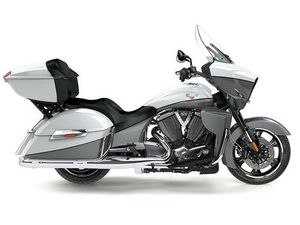 2016 VICTORY MOTORCYCLES® CROSS COUNTRY TOUR® TWO-TONE WHITE PEARL AND GRAY