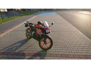 SPRZEDAM MOTOCYKL HONDA CBR 125R JC50 / REPSOL / 2013 / KAT. B