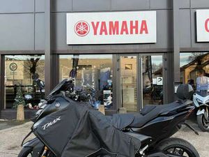 YAMAHA TMAX 560