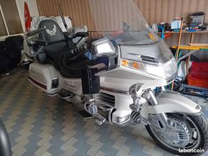VEND MOTO GOLDWING 1500SE
