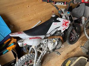 DIRT BIKE CRZ 125 CC – NOMBREUSES PIÈCES NEUVES
