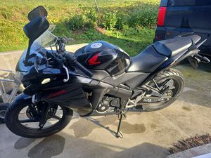 HONDA CBR125 R 125 CM3, 2016 GOD.