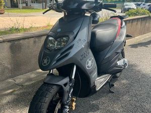 PIAGGIO TYPHOON 50 2T – 2012 – ROULE MAIS À RÉVISER (VENDU EN L’ÉTAT)