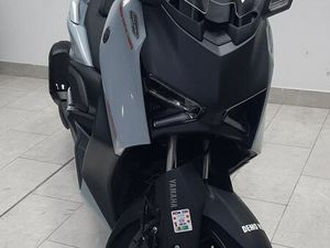 YAMAHA XMAX 300 TECH MAX +, 2025 GOD.