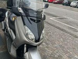 X-MAX 125 (BRUTTO MA BUONO)