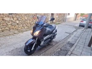 YAMAHA X-MAX
