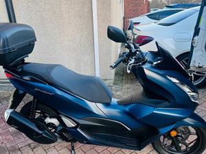 HONDA, PCX 125 (CC) LIKE NEW