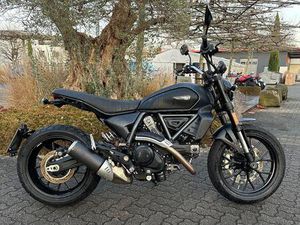 DUCATI SCRAMBLER 800 ICON DARK 2025 VERSAND