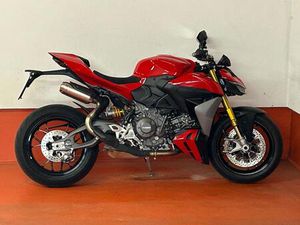 DUCATI STREETFIGHTER V2 S MIT 1000 EURO OF EXTRAS