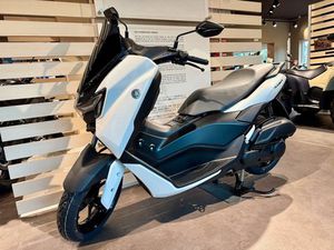 YAMAHA NMAX 125