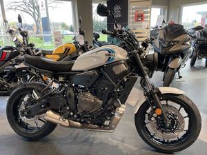 YAMAHA XSR700