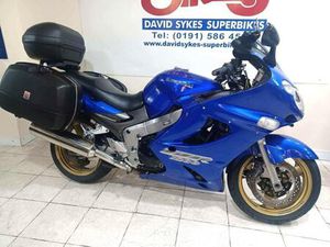 KAWASAKI ZZR1200 04-REG (PRIVATE PLATE ) 40388 MILES WITH LUGGAGE £2999.OTR