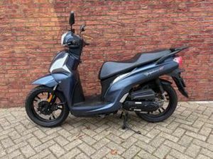 SYM SYMPHONY ST 45KM ** SLECHTS 8813KM ** — SCOOTERS | SYM — MARKTPLAATS
