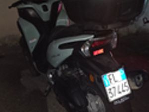 MOTO YAMAHA TRICITY GREY