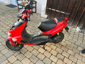 APRILIA SR 50 LC DITECH ROLLER ROT BJ. 2002