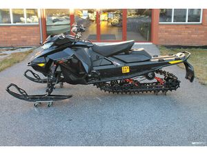 X-RS 850 E-TEC 800KM AJETTU - KUIN UUSI!