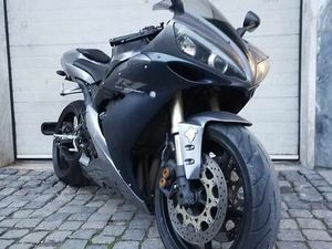 YAMAHA R 1 CINZA PONTINHA E FAMÕES