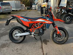 KTM 690 SMC R