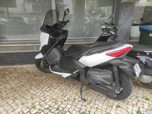 YAMAHA X-MAX 400 OLIVAIS