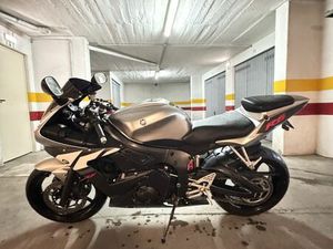 YAMAHA R6 2004. ENCOSTA DO SOL